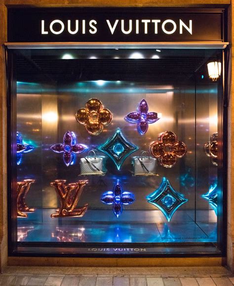 Louis Vuitton Visual Merchandiser Hourly Pay 